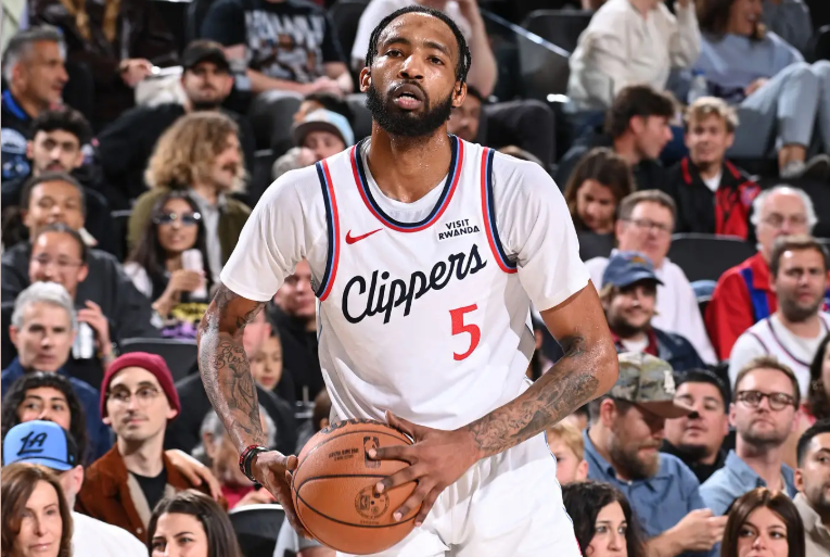 官方平台-进攻端后卫球权防守端疲于奔命，快船锋线大将真是打得太吃力了？